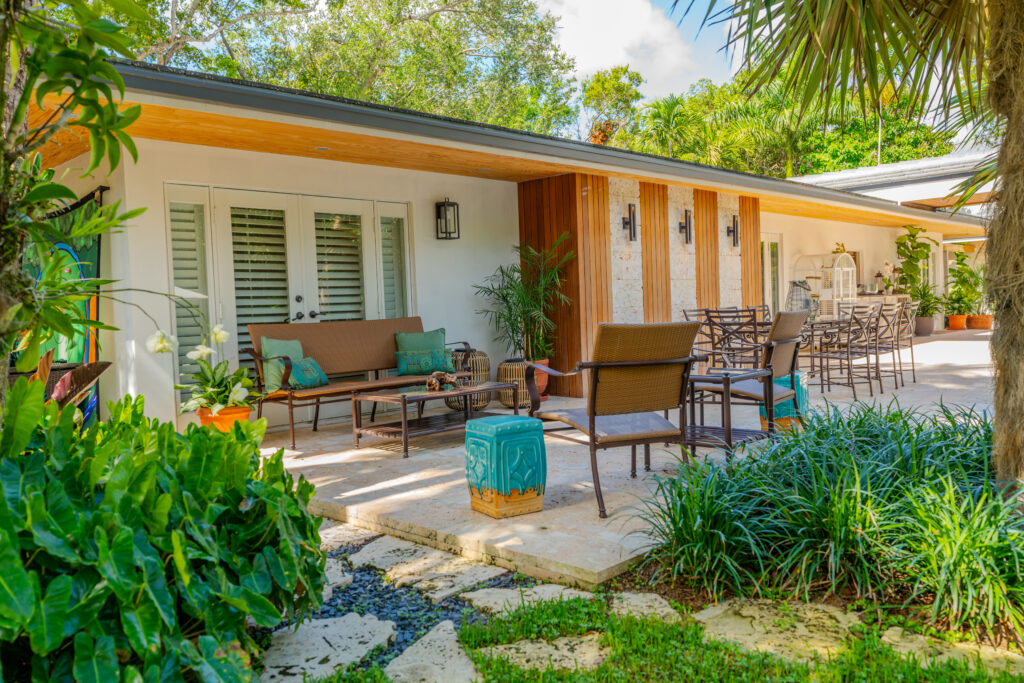 6031 South Miami